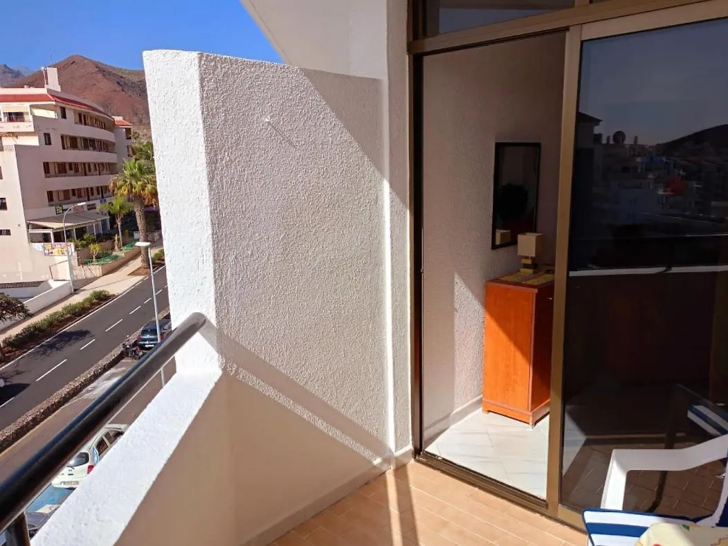 Summerland Arona  Apartment